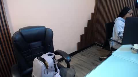 Snapshot of abbystones chatting on 18, 12, 2025 Abby Stones online show from 18, 12, 2025