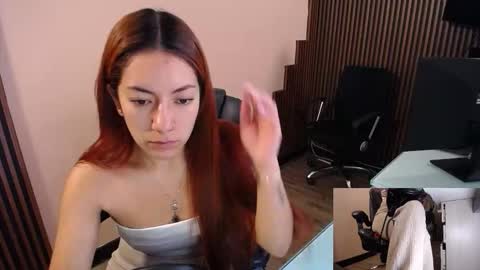 Snapshot of abbystones chatting on 19, 12, 2025 Abby Stones online show from 19, 12, 2025