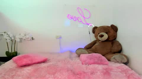  Abella and Kendra  online show from 8, 1, 2025