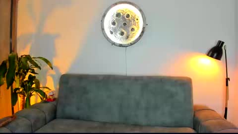  Abella and Kendra  online show from 13, 3, 2026