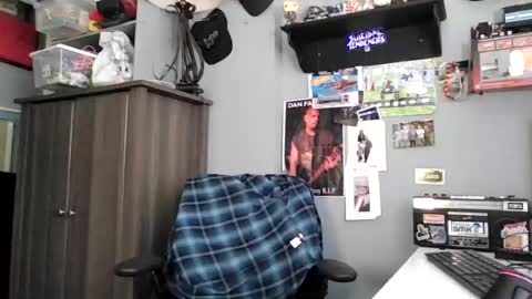 Snapshot of abennett76 chatting on 23, 6, 2026 AJ online show from 23, 6, 2026