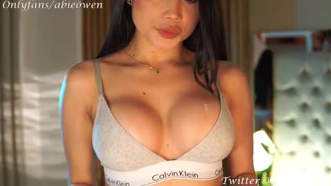 abie_owen online show from 11, 2, 2025