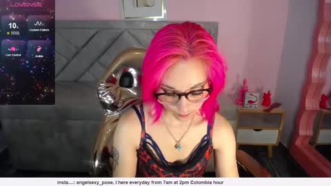 abril_ch_ online show from 11, 2, 2026