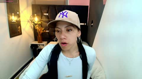 Snapshot of abril_fox__ chatting on 7, 5, 2026 Abril Fox online show from 7, 5, 2026