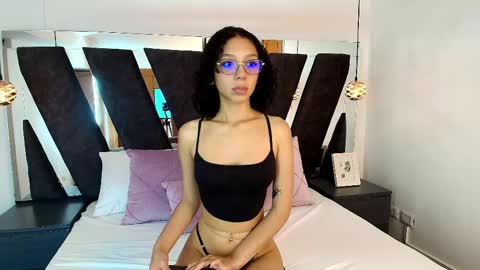 Snapshot of abril_lee__ chatting on 29, 1, 2025 Abril online show from 29, 1, 2025