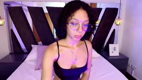 Snapshot of abril_lee__ chatting on 10, 2, 2025 Abril online show from 10, 2, 2025