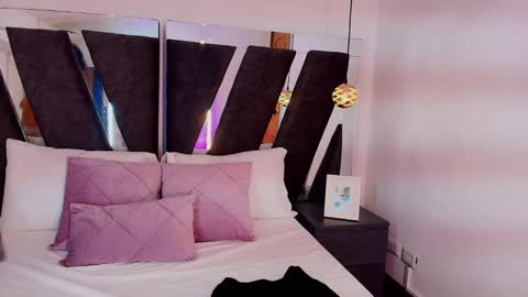 Snapshot of abril_lee__ chatting on 7, 3, 2025 Abril online show from 7, 3, 2025