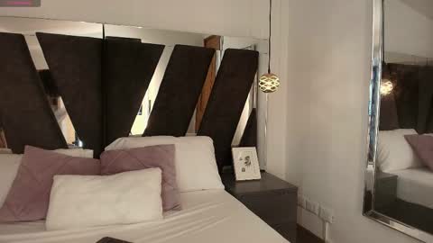 Snapshot of abril_lee__ chatting on 10, 10, 2025 Abril online show from 10, 10, 2025