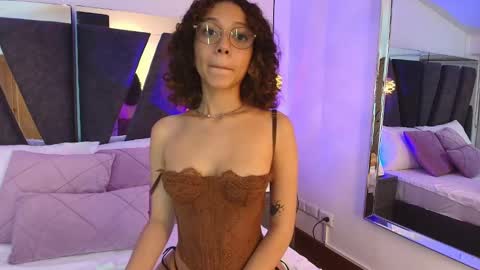 Snapshot of abril_lee__ chatting on 27, 11, 2025 Abril online show from 27, 11, 2025