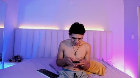 Abril and Julian online show from 2, 6, 2026