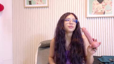 Snapshot of abrilmirren chatting on 28, 2, 2026 abrilmirren online show from 28, 2, 2026