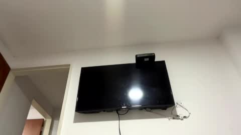 abrilsantosxo online show from 9, 5, 2026