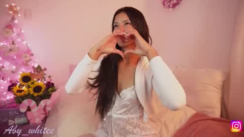 Snapshot of aby_whitee chatting on 19, 12, 2025 Aby online show from 19, 12, 2025