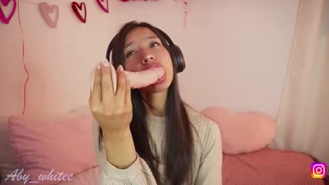 Snapshot of aby_whitee chatting on 20, 2, 2026 Aby online show from 20, 2, 2026