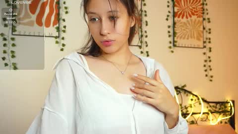 Lily n Jenny online show from 11, 10, 2025