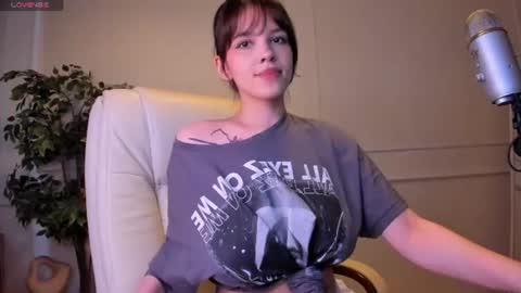 Snapshot of adalyn_glow chatting on 27, 6, 2026 Adalyn online show from 27, 6, 2026