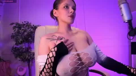 Snapshot of adalyn_glow chatting on 4, 7, 2026 Adalyn online show from 4, 7, 2026