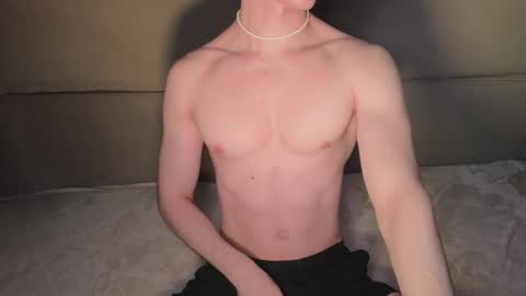 Snapshot of adam_21cm chatting on 19, 12, 2025 Adam online show from 19, 12, 2025