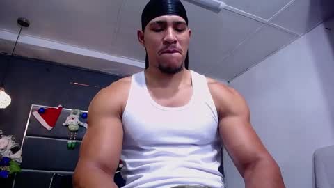 Snapshot of adam_fit19cm chatting on 4, 12, 2025 adam_fit19cm online show from 4, 12, 2025