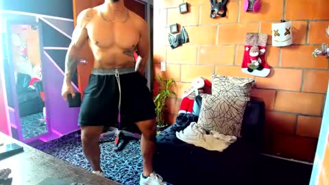 Adam Valencia online show from 7, 12, 2024