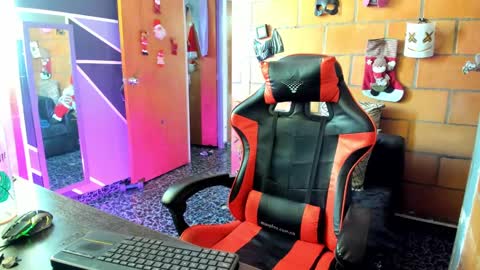 Adam Valencia online show from 31, 12, 2024