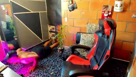 Adam Valencia online show from 18, 1, 2025