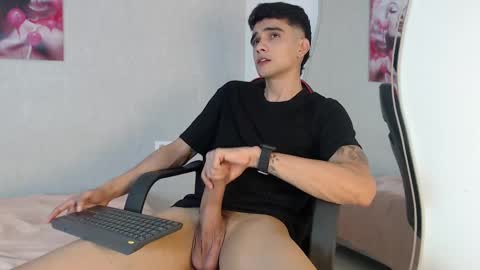 Hello guys excuse my absence I will be absent for several days for health reasons I hope you understand thank you very much. online show from 14, 2, 2025