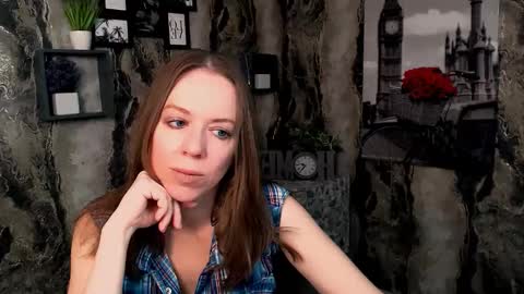 Snapshot of adamais_ chatting on 22, 12, 2025 adamais_ online show from 22, 12, 2025