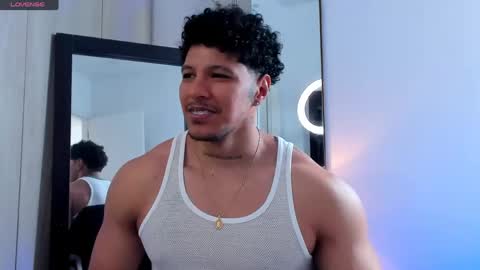 adambrocs1 online show from 17, 4, 2026