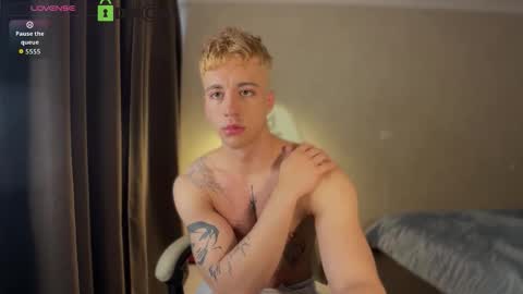 Hi Im Adam Glad to see u here 3 And its my first day online show from 30, 3, 2026