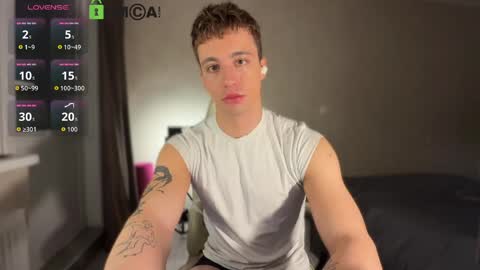Snapshot of adampolerno chatting on 30, 4, 2026 Hi Im Adam Glad to see u here 3 And its my first day online show from 30, 4, 2026