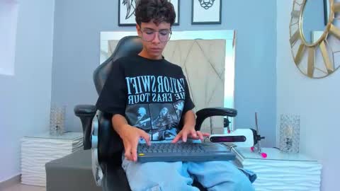 Adams Bobby online show from 10, 11, 2025