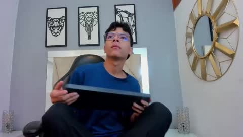 Adams Bobby online show from 19, 3, 2026