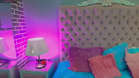 Adelaine online show from 16, 9, 2025