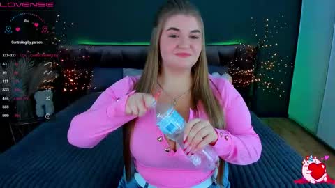 Snapshot of adele_sugar chatting on 7, 11, 2025 Your Adele online show from 7, 11, 2025