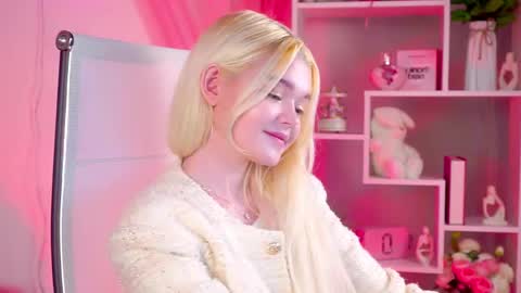 Snapshot of adelecartier chatting on 13, 4, 2026 Adele 2200 -700 1000 UTCGMT 100 online show from 13, 4, 2026