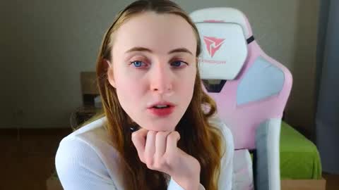 Snapshot of adelina_cowell chatting on 16, 12, 2025 Adelina online show from 16, 12, 2025