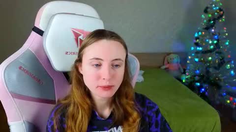 Snapshot of adelina_cowell chatting on 21, 12, 2025 Adelina online show from 21, 12, 2025