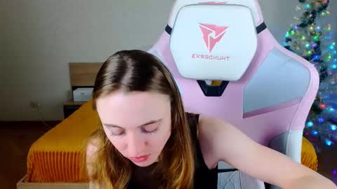 Snapshot of adelina_cowell chatting on 22, 12, 2025 Adelina online show from 22, 12, 2025