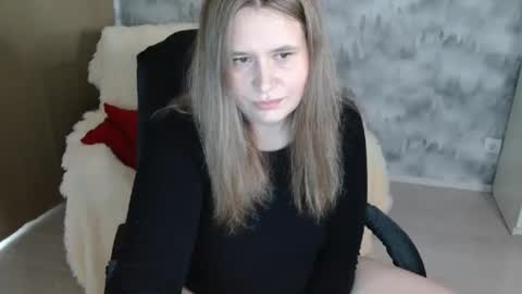 adelinalawson online show from 25, 3, 2026