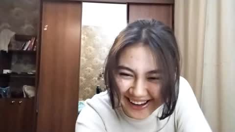 Snapshot of adelinehaefner chatting on 27, 11, 2025 Anna online show from 27, 11, 2025