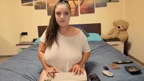 Snapshot of adellineee chatting on 28, 6, 2026 Adellineee online show from 28, 6, 2026