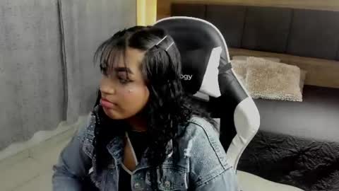 Snapshot of adhara_messy chatting on 17, 7, 2026 ADHARA MESSY online show from 17, 7, 2026