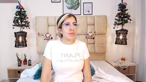 Snapshot of adharasmithh chatting on 2, 1, 2025 AdharaSmithh online show from 2, 1, 2025
