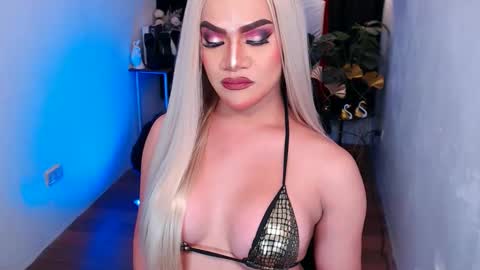 Snapshot of adorable_andrea chatting on 8, 12, 2024 adorable_andrea online show from 8, 12, 2024