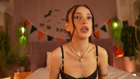 Snapshot of adoracortes chatting on 28, 10, 2025 adoracortes online show from 28, 10, 2025