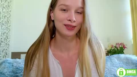 Snapshot of adorielle chatting on 8, 5, 2026 Lia online show from 8, 5, 2026