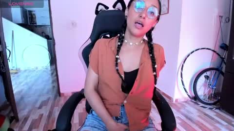 Snapshot of adrena_10 chatting on 23, 4, 2026 Adrena10 online show from 23, 4, 2026