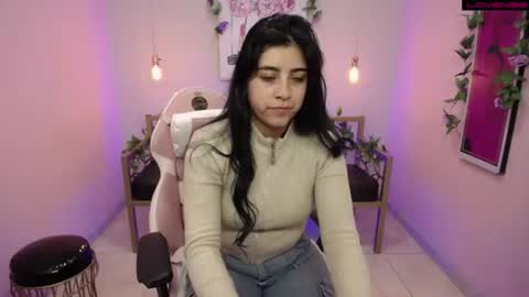 Snapshot of adri_gomez_1 chatting on 9, 7, 2026 Adri online show from 9, 7, 2026