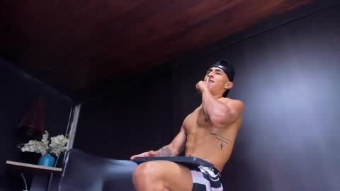 Snapshot of adrian_rae chatting on 21, 1, 2025   online show from 21, 1, 2025